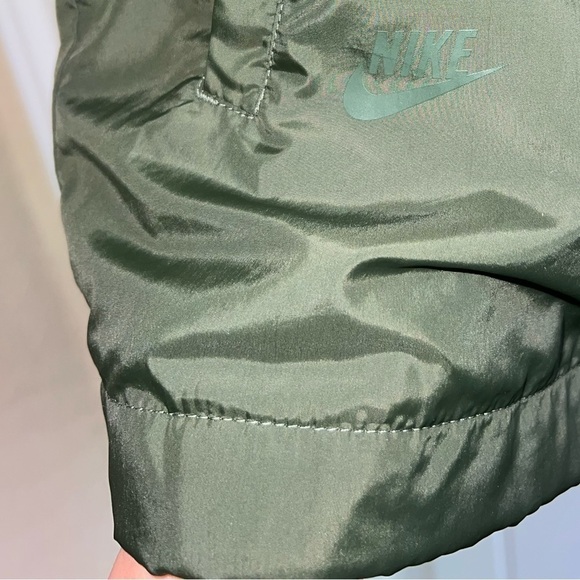Nike Jacket - Picture 5 of 9
